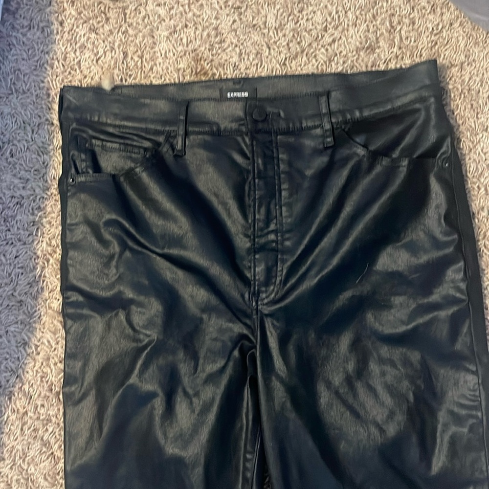 Shiny black flare